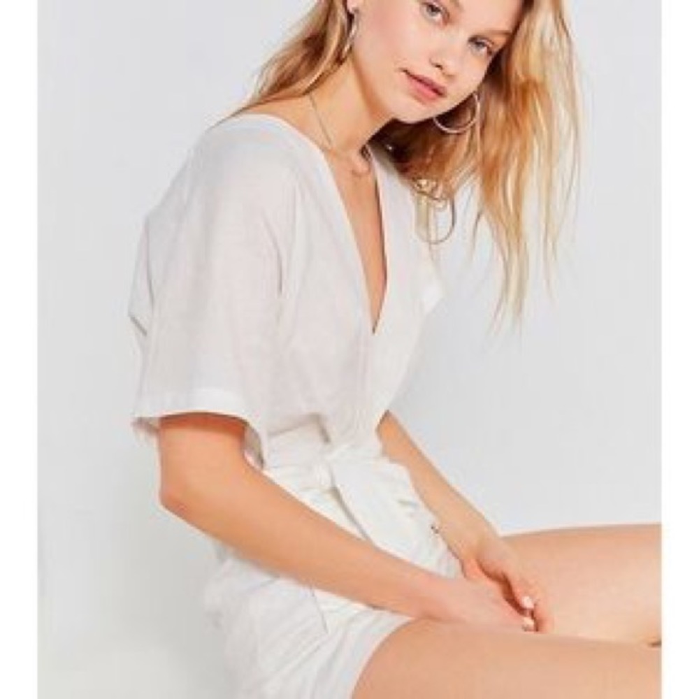 NWT WHITE ROMPER FROM UO - Picture 3 of 3
